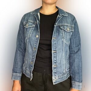 Lucky Brand Denim Jacket Women's
XL Long Sleeve Blue Button Up Pocket